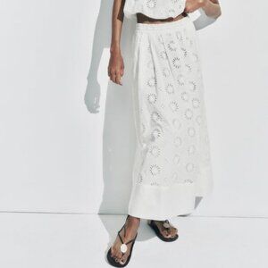 ZARA Embroidered Eyelet Midi Skirt / OYSTER WHITE / XS